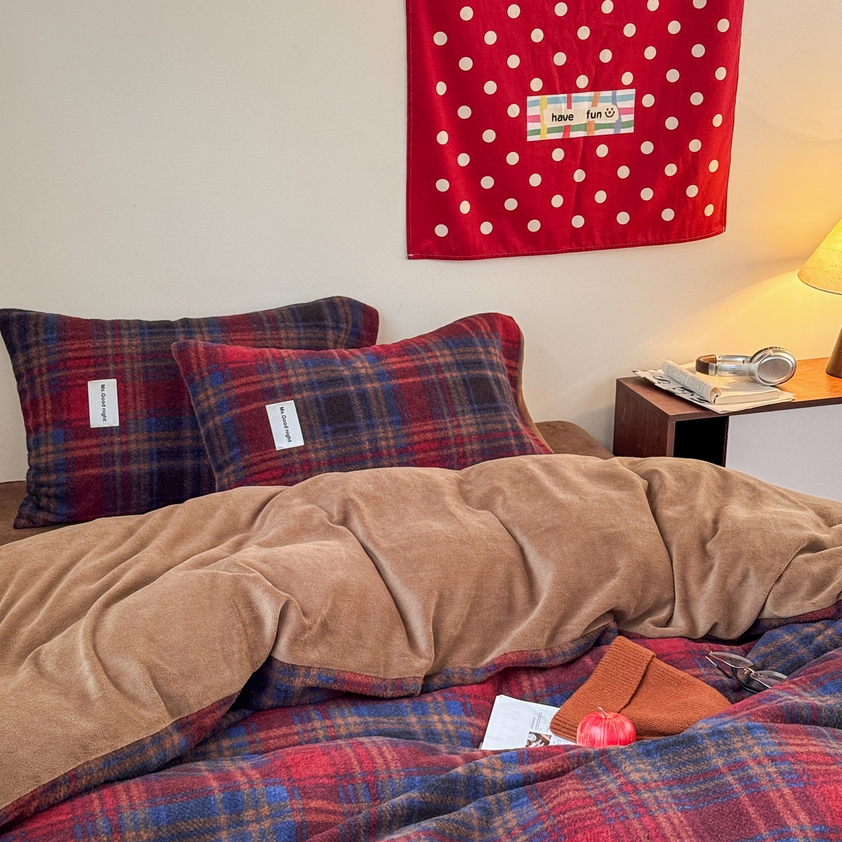 91家纺网 家纺一手货源 找家纺 蜜宿 2025新款仿羊绒牛奶绒四件套-格纹款 雪顶山楂