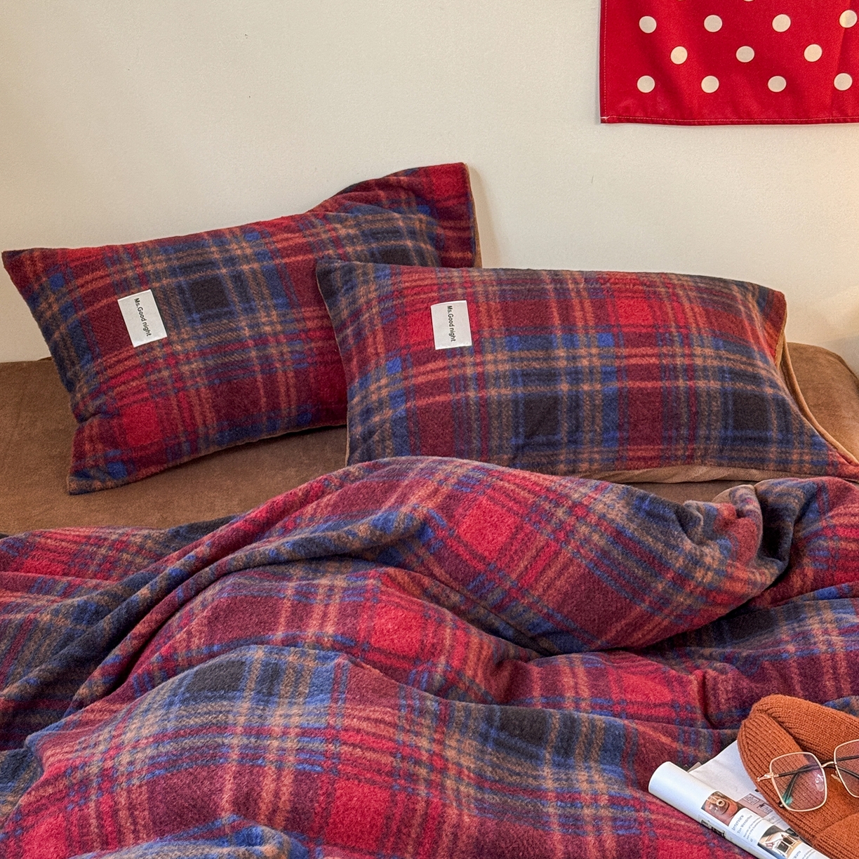 91家纺网 家纺一手货源 找家纺 蜜宿 2025新款仿羊绒牛奶绒四件套-格纹款 雪顶山楂