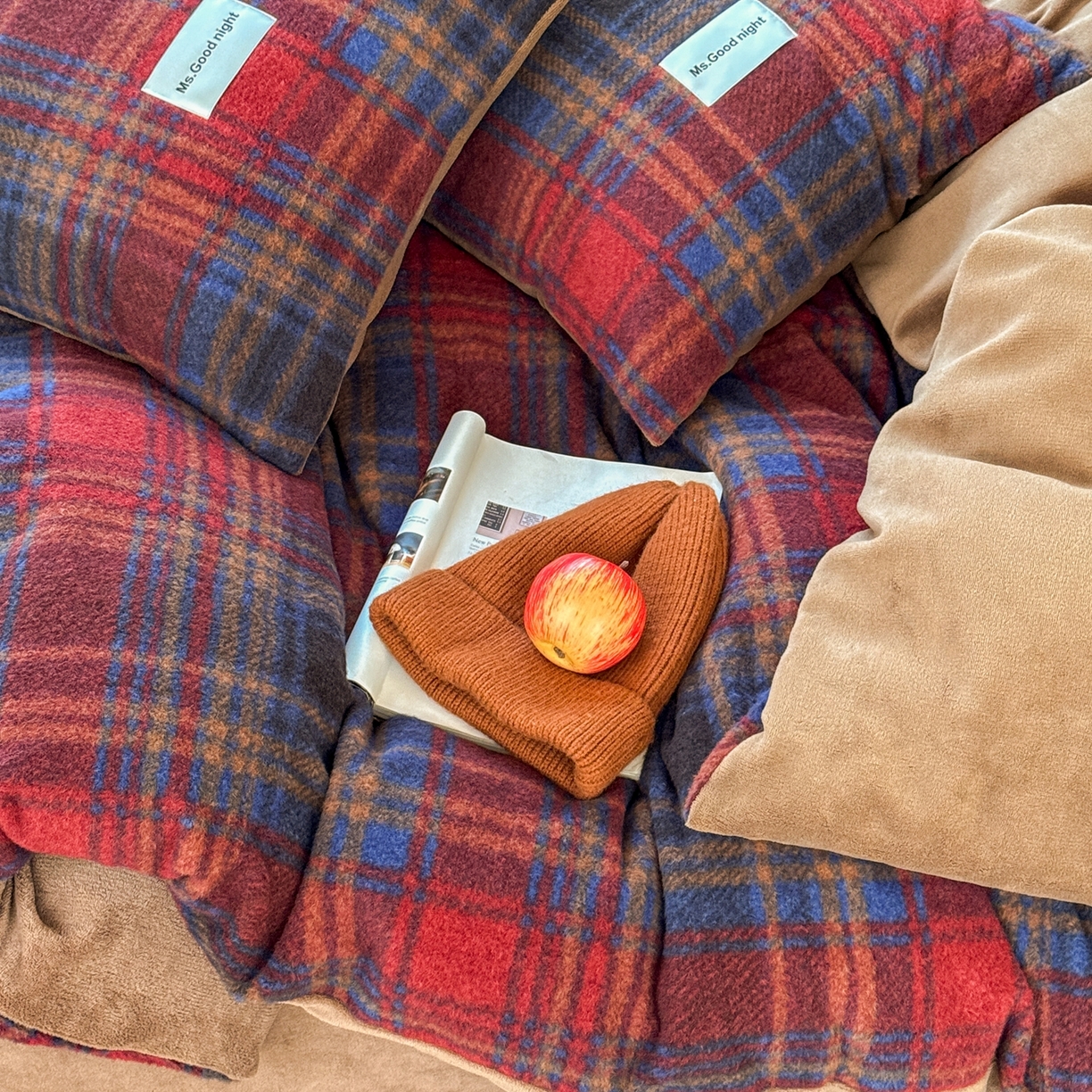 91家纺网 家纺一手货源 找家纺 蜜宿 2025新款仿羊绒牛奶绒四件套-格纹款 雪顶山楂