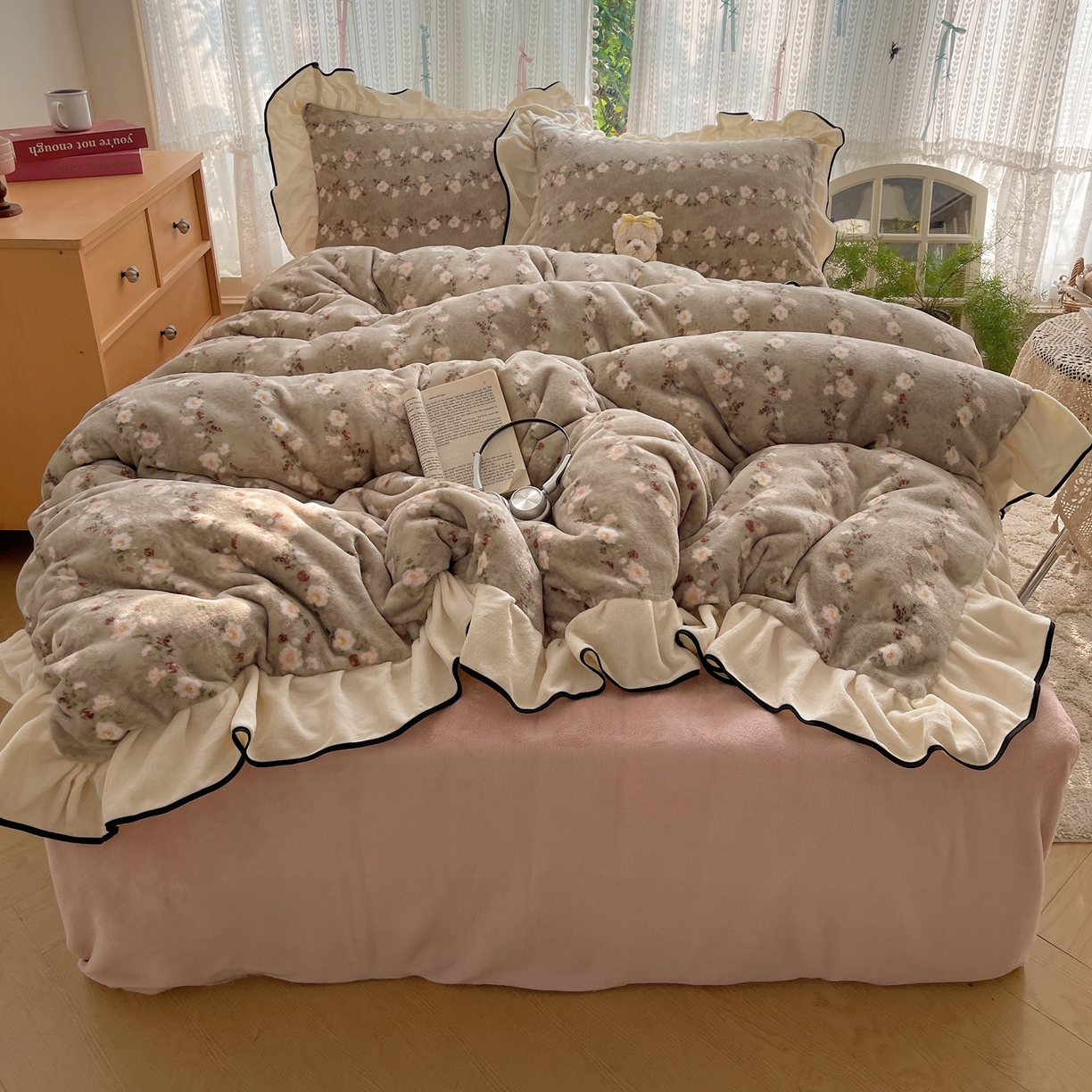 桃子家居 2025新款A类法式复古碎花牛奶绒韩版花边工艺加厚牛奶绒四件套 绒花边-香榭丽