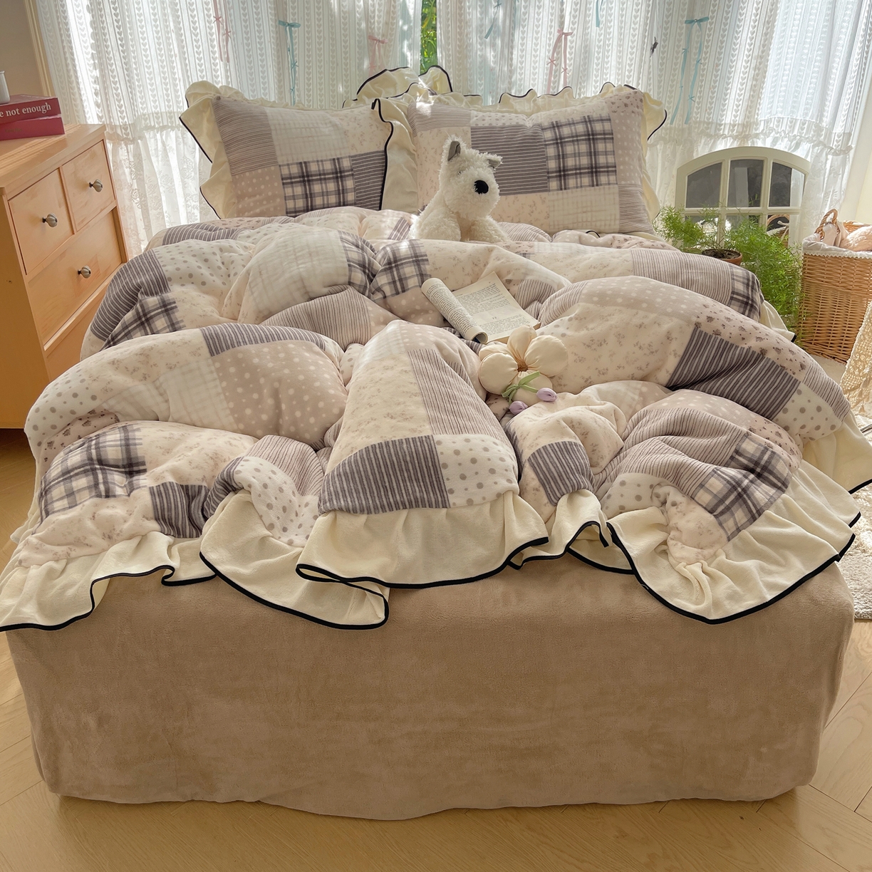 桃子家居 2025新款A类法式复古碎花牛奶绒韩版花边工艺加厚牛奶绒四件套 绒花边-布拉格咖