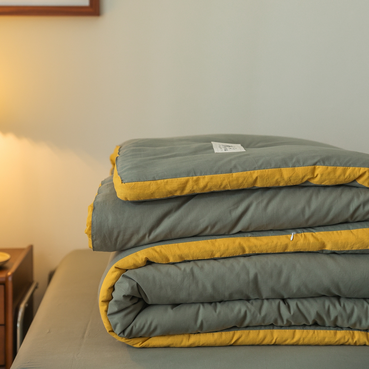 91家纺网 家纺一手货源 找家纺 雯雨家纺 2025新款里外全棉新疆棉花被被子被芯 军绿黄