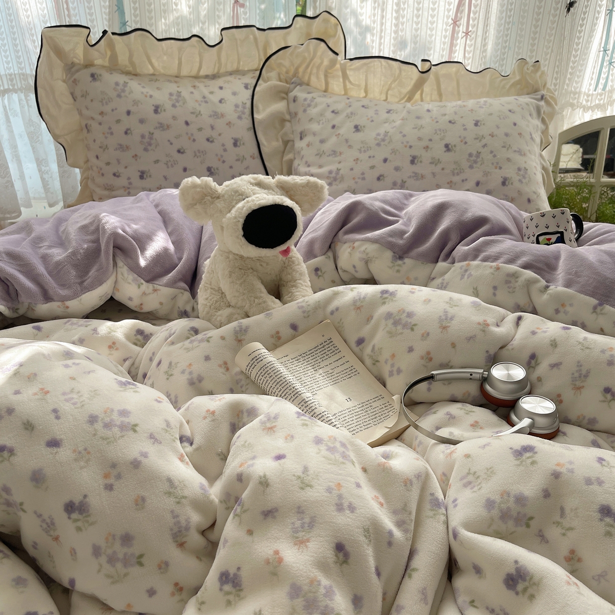 91家纺网 家纺一手货源 找家纺 桃子家居 2025新款A类法式复古碎花牛奶绒韩版花边工艺加厚牛奶绒四件套 绒花边-雅青