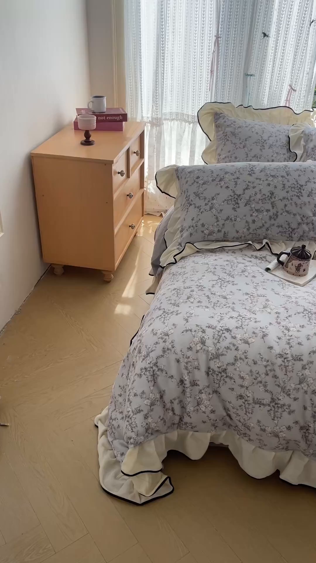 91家纺网 家纺一手货源 找家纺 桃子家居 2025新款A类法式复古碎花牛奶绒韩版花边工艺加厚牛奶绒四件套 绒花边-梦栀