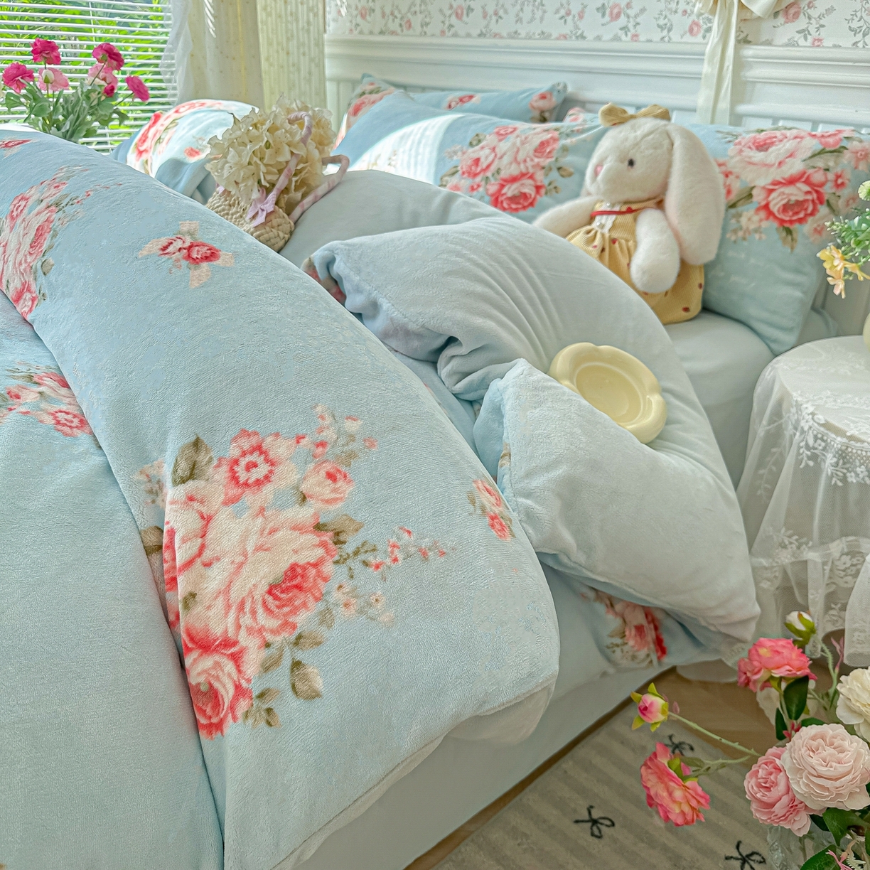 91家纺网 家纺一手货源 找家纺 韩巢家纺 2025新款高克重印花牛奶绒床品四件套 爱丽丝