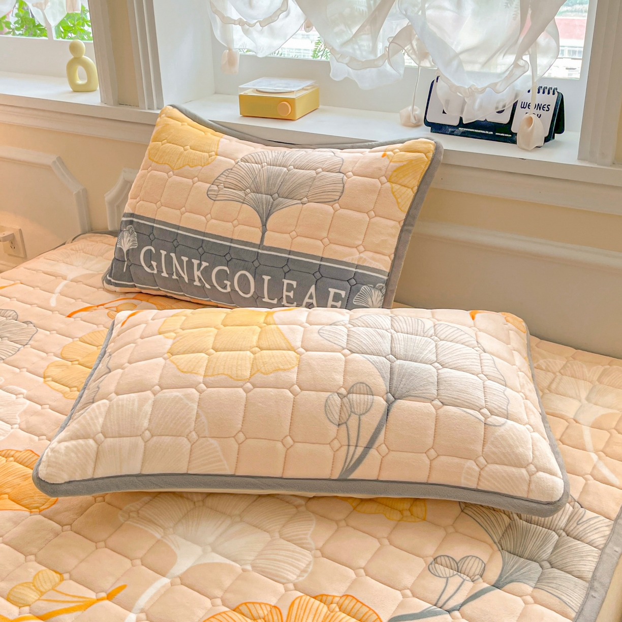 91家纺网 家纺一手货源 找家纺 雅萱家纺 2025新款牛奶绒夹棉印花床垫大床图 绒床垫-流金岁月