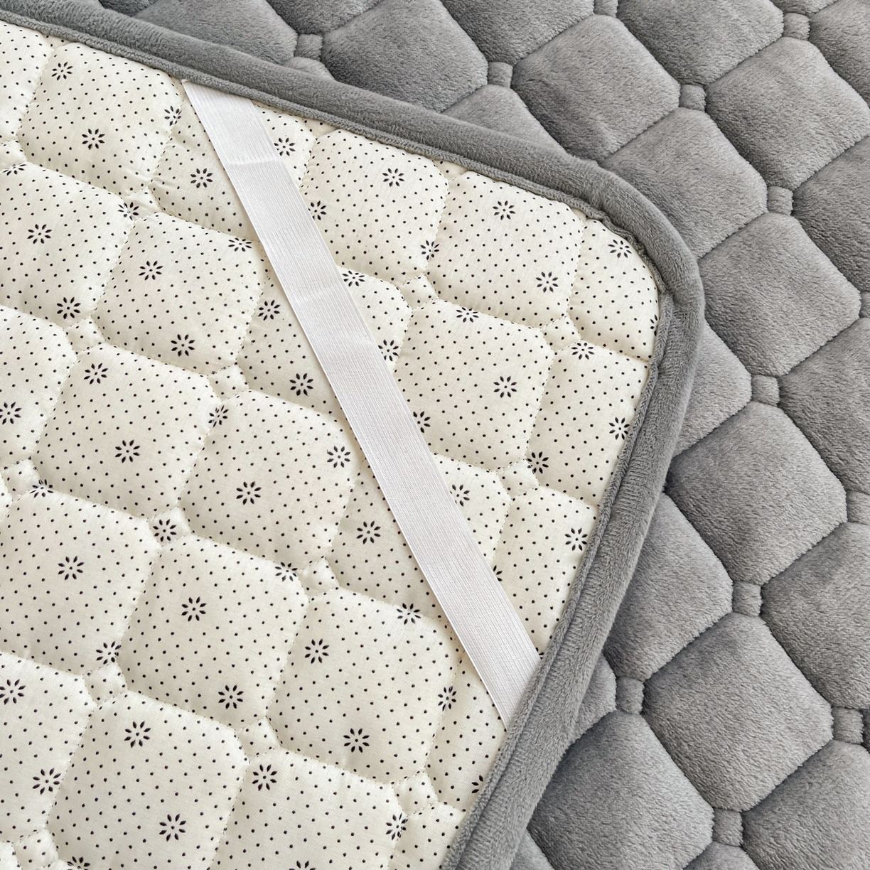 91家纺网 家纺一手货源 找家纺 雅萱家纺 2025新款牛奶绒夹棉印花床垫大床图 绒床垫-灰色