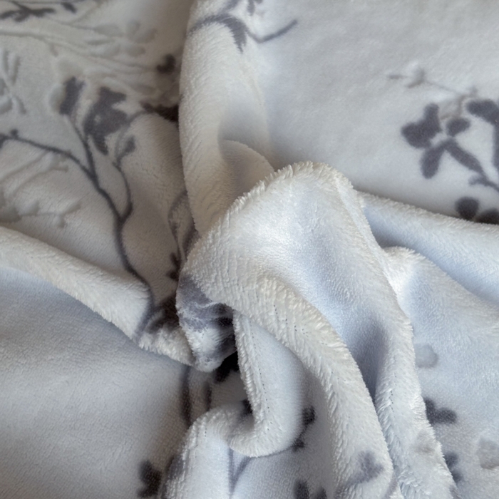 91家纺网 家纺一手货源 找家纺 昊川家纺 2025新款牛奶绒雕花绒轻奢花边蝴蝶结拼接款四件套 浮影-灰