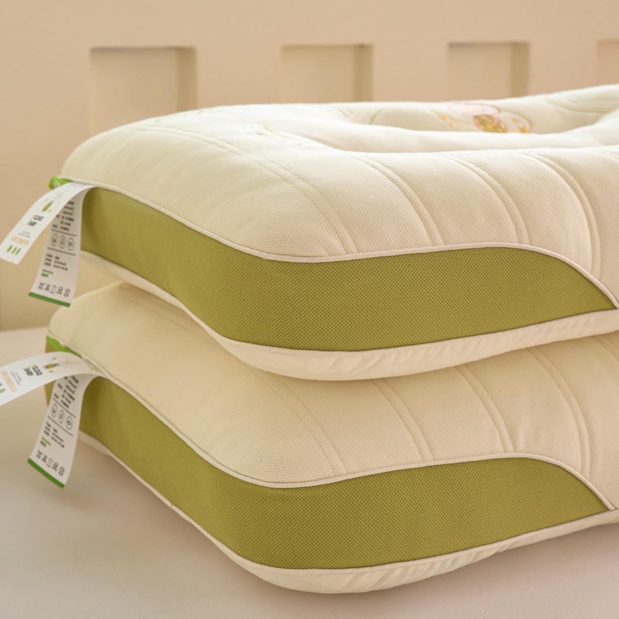 91家纺网 家纺一手货源 找家纺 晚儿 2025新款A类云宝分区护颈枕头枕芯 云宝-绿