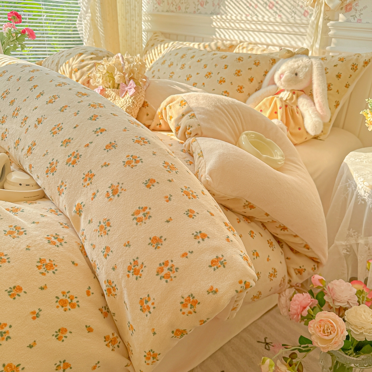 91家纺网 家纺一手货源 找家纺 韩巢家纺 2025新款高克重印花牛奶绒床品四件套 田园小花