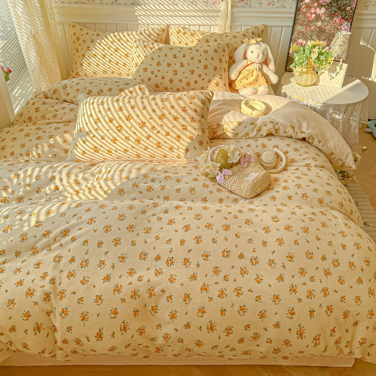 91家纺网 家纺一手货源 找家纺 韩巢家纺 2025新款高克重印花牛奶绒床品四件套 田园小花