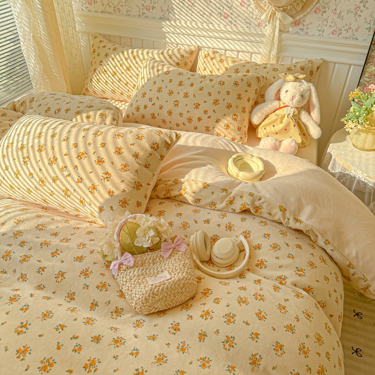 91家纺网 家纺一手货源 找家纺 韩巢家纺 2025新款高克重印花牛奶绒床品四件套 田园小花