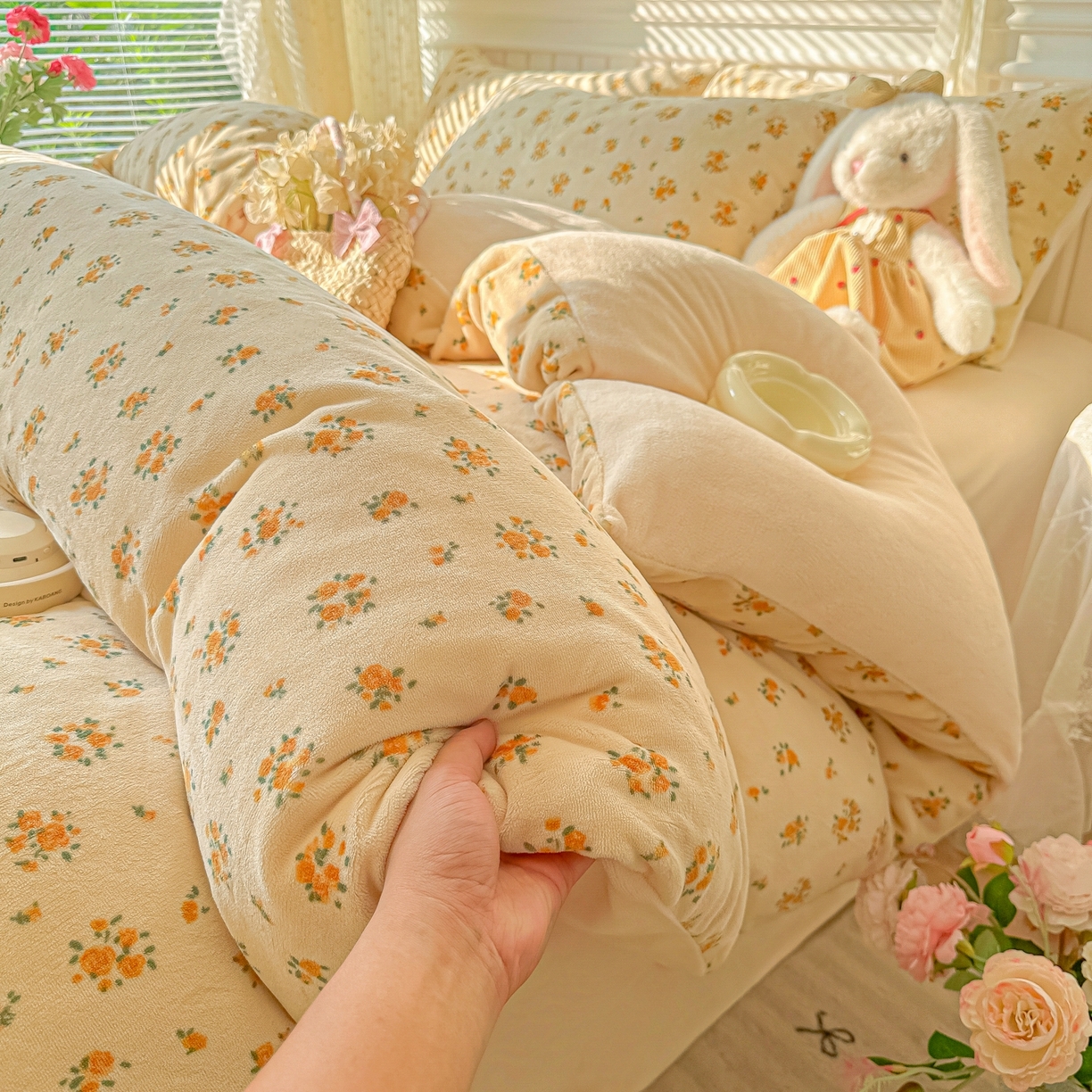 91家纺网 家纺一手货源 找家纺 韩巢家纺 2025新款高克重印花牛奶绒床品四件套 田园小花