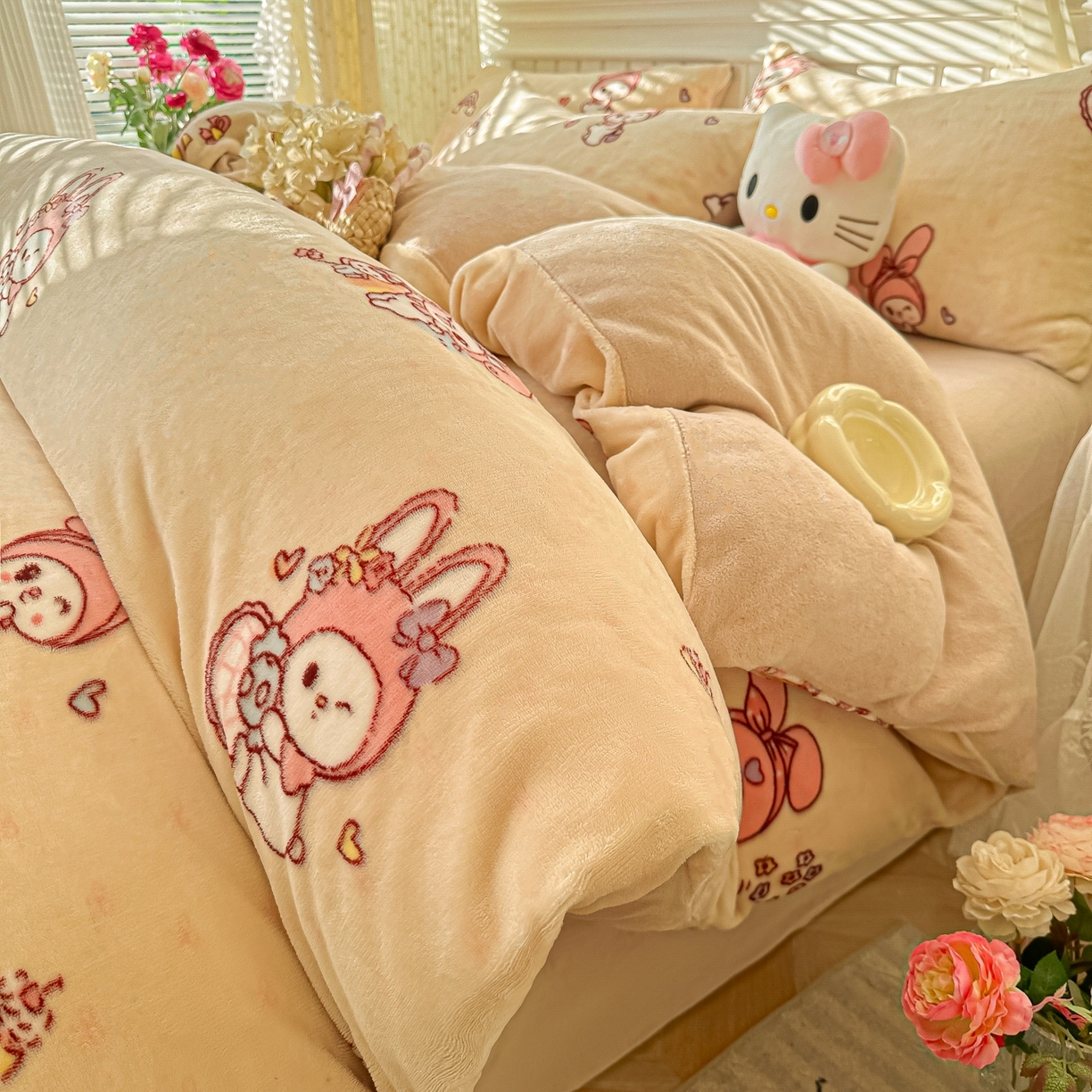 91家纺网 家纺一手货源 找家纺 韩巢家纺 2025新款高克重印花牛奶绒床品四件套 美乐蒂