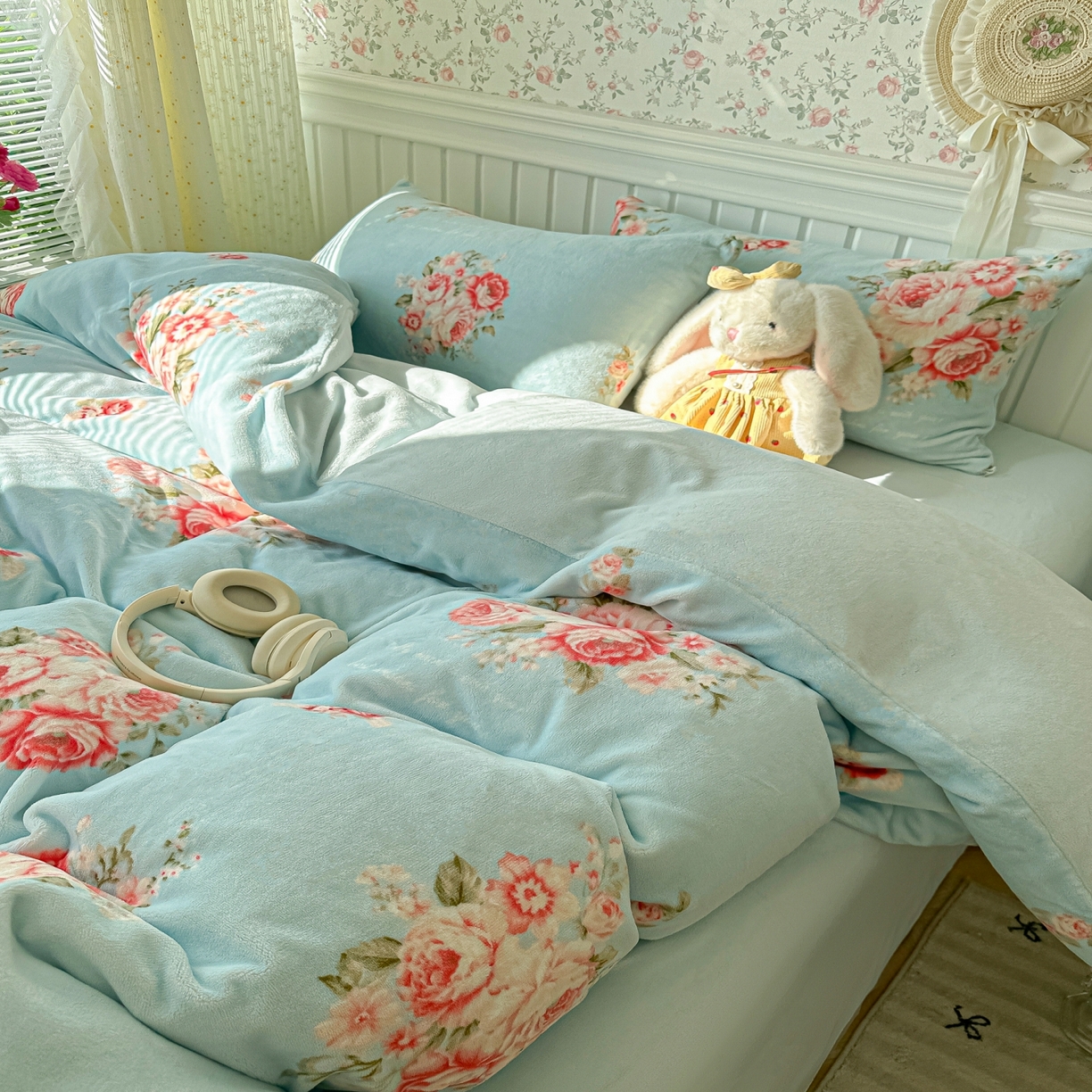 91家纺网 家纺一手货源 找家纺 韩巢家纺 2025新款高克重印花牛奶绒床品四件套 爱丽丝