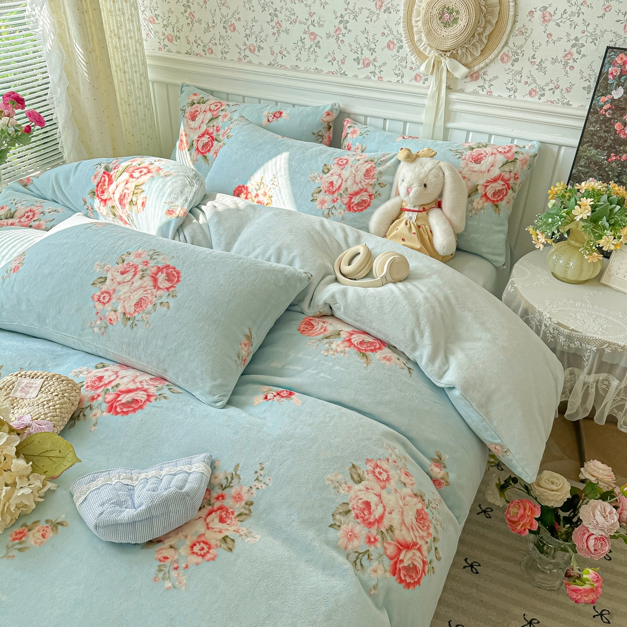 91家纺网 家纺一手货源 找家纺 韩巢家纺 2025新款高克重印花牛奶绒床品四件套 爱丽丝