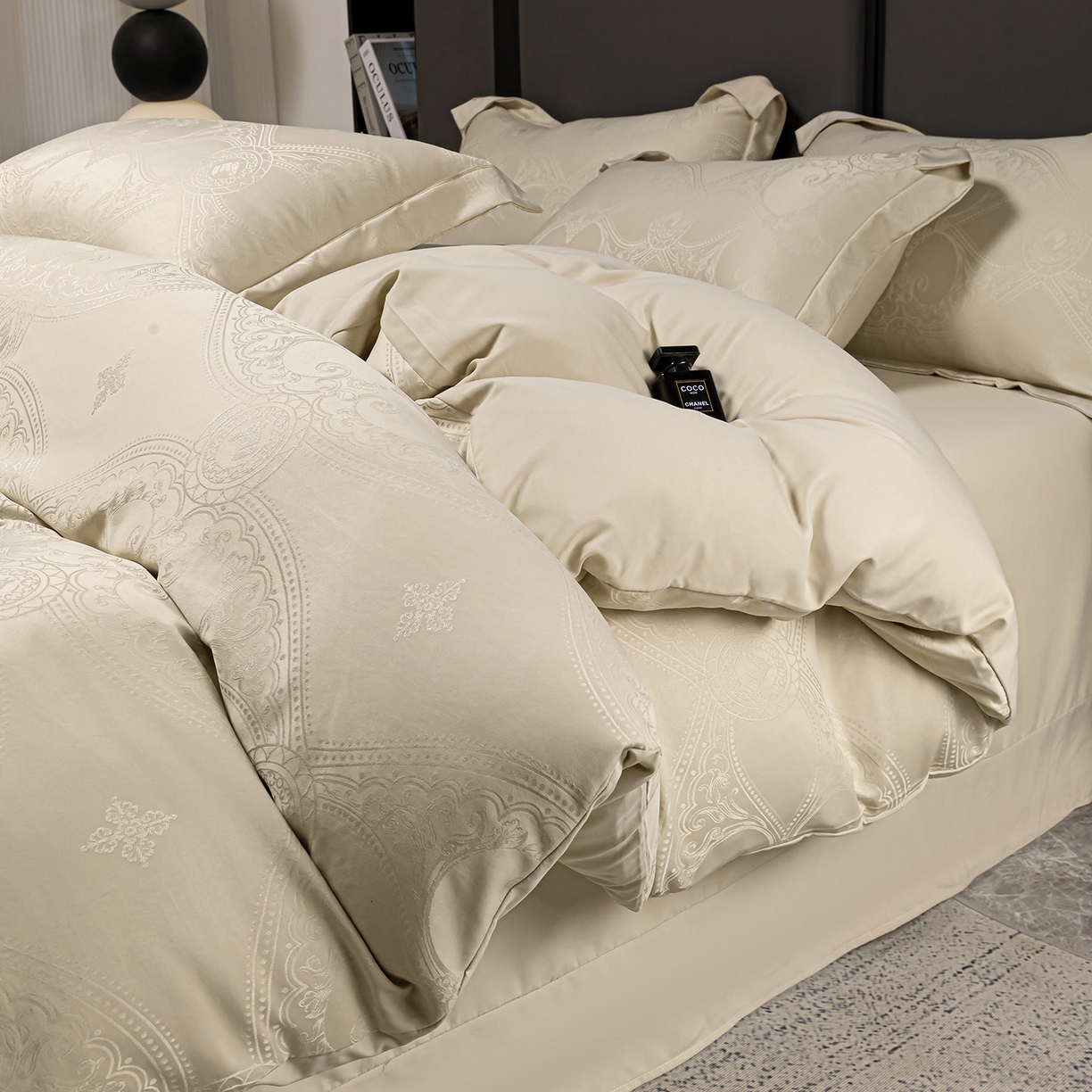 91家纺网 家纺一手货源 找家纺 优选 2025新款欧式轻奢风直播热款贡缎提花四件套床单床笠款 浅香槟