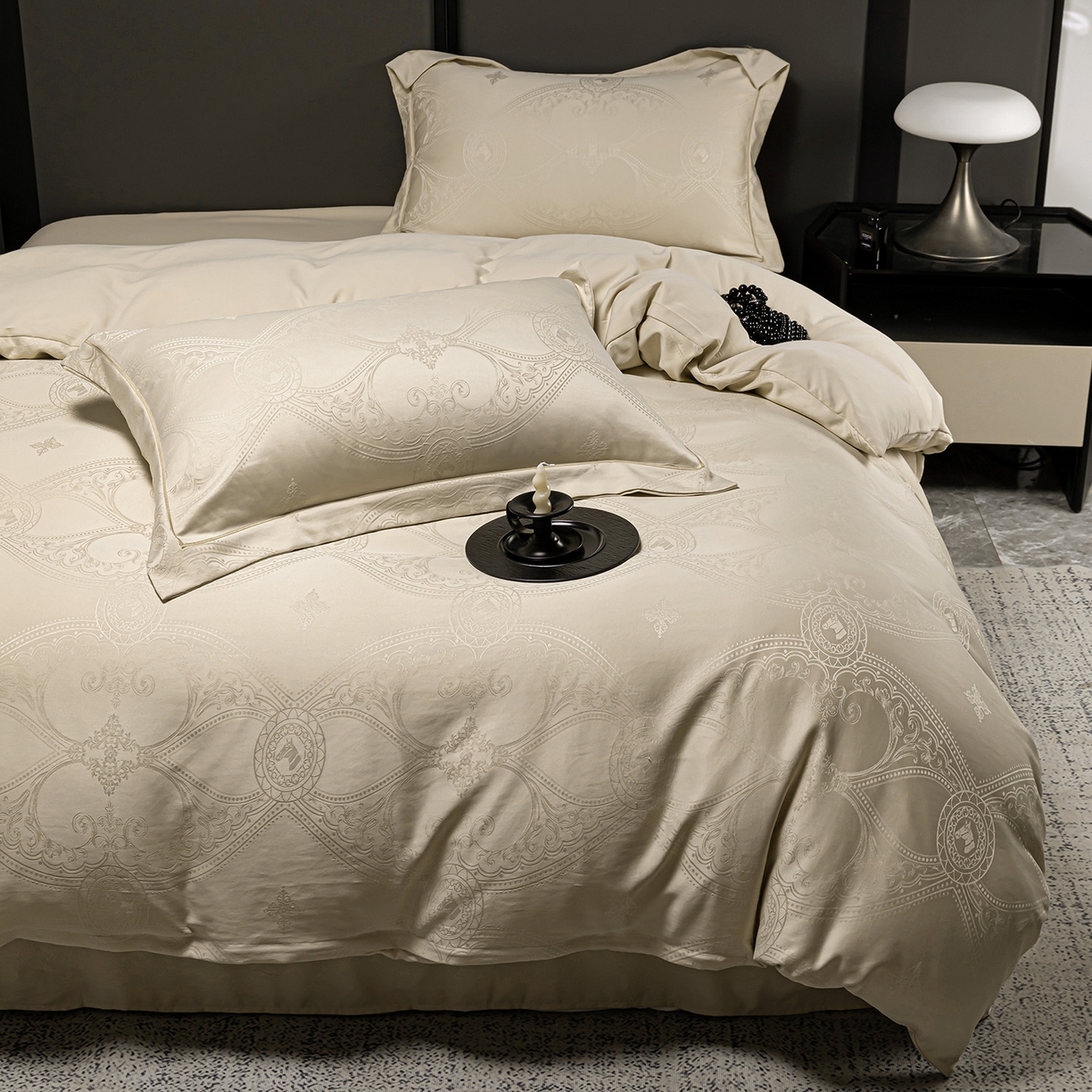 91家纺网 家纺一手货源 找家纺 优选 2025新款欧式轻奢风直播热款贡缎提花四件套床单床笠款 浅香槟