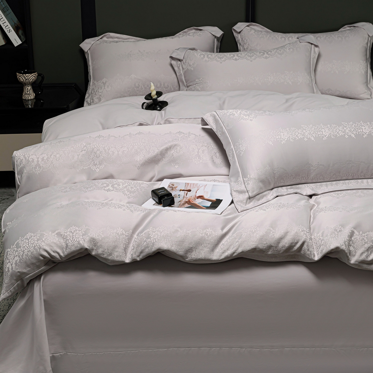 91家纺网 家纺一手货源 找家纺 优选 2025新款欧式轻奢风直播热款贡缎提花四件套床单床笠款 月光灰