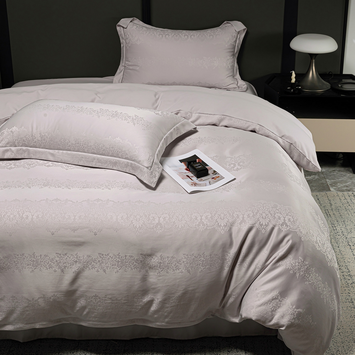 91家纺网 家纺一手货源 找家纺 优选 2025新款欧式轻奢风直播热款贡缎提花四件套床单床笠款 月光灰