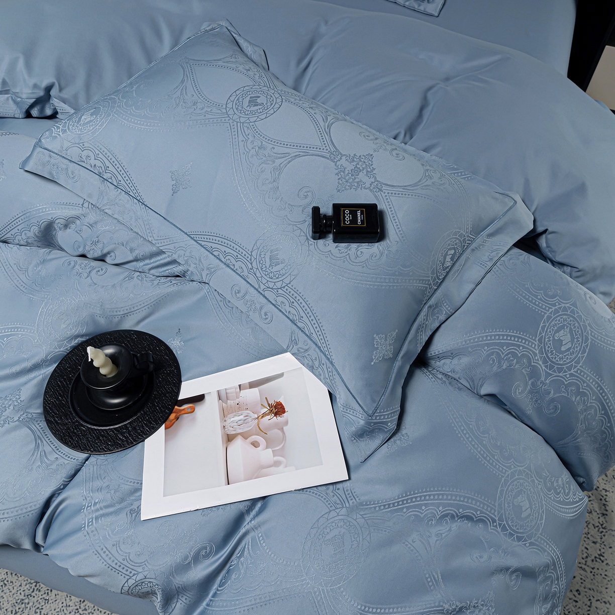 91家纺网 家纺一手货源 找家纺 优选 2025新款欧式轻奢风直播热款贡缎提花四件套床单床笠款 经典蓝