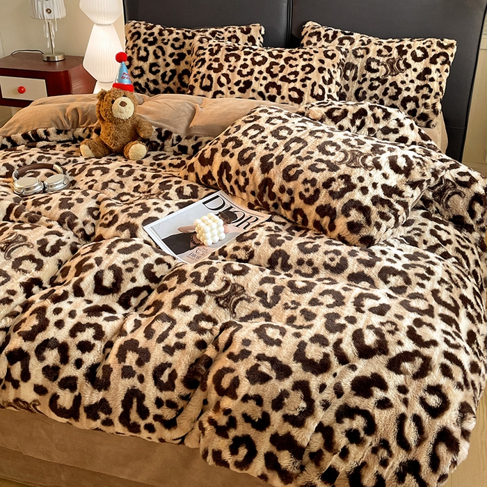 91家纺网 家纺一手货源 找家纺 金梦拉 2025直播爆款A类加厚兔绒印花系列四件套 豹纹