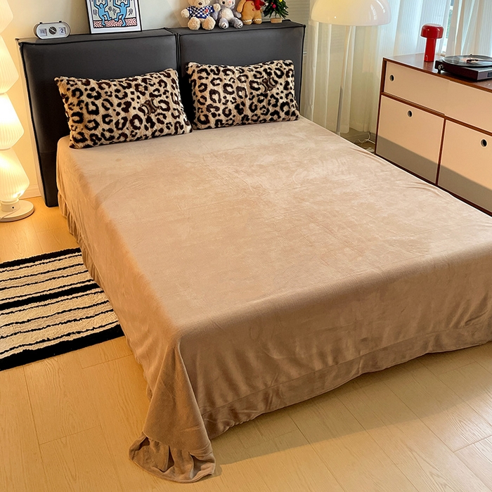 91家纺网 家纺一手货源 找家纺 金梦拉 2025直播爆款A类加厚兔绒印花系列四件套 豹纹