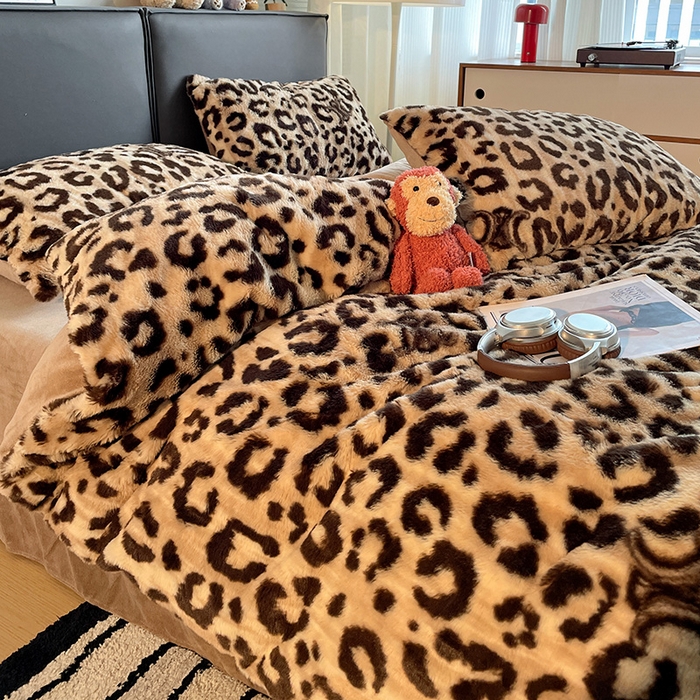 91家纺网 家纺一手货源 找家纺 金梦拉 2025直播爆款A类加厚兔绒印花系列四件套 豹纹