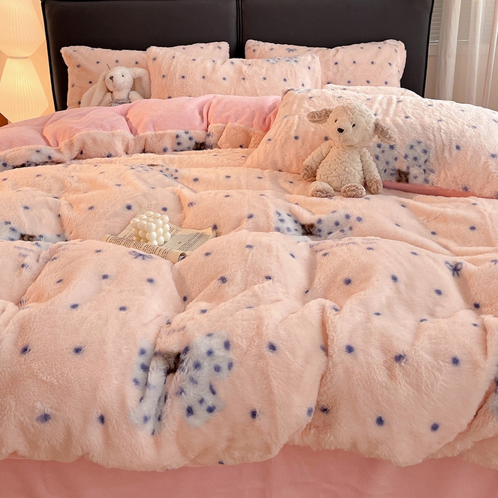 91家纺网 家纺一手货源 找家纺 金梦拉 2025直播爆款A类加厚兔绒印花系列四件套 波点蝴蝶结粉