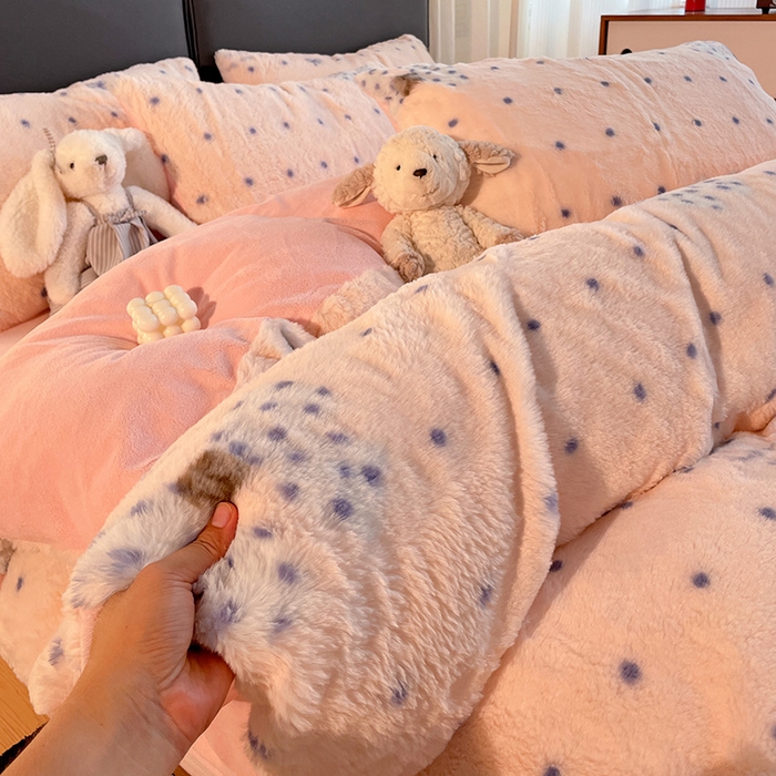 91家纺网 家纺一手货源 找家纺 金梦拉 2025直播爆款A类加厚兔绒印花系列四件套 波点蝴蝶结粉