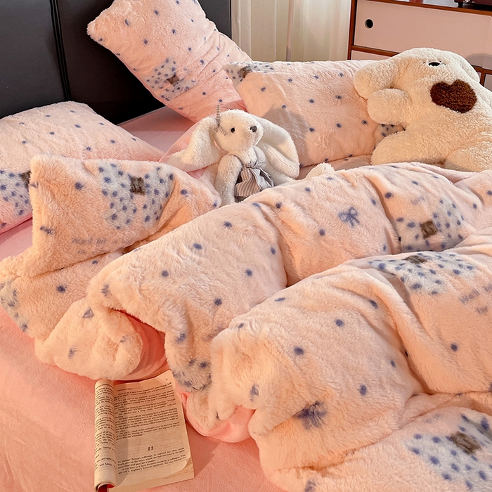 91家纺网 家纺一手货源 找家纺 金梦拉 2025直播爆款A类加厚兔绒印花系列四件套 波点蝴蝶结粉