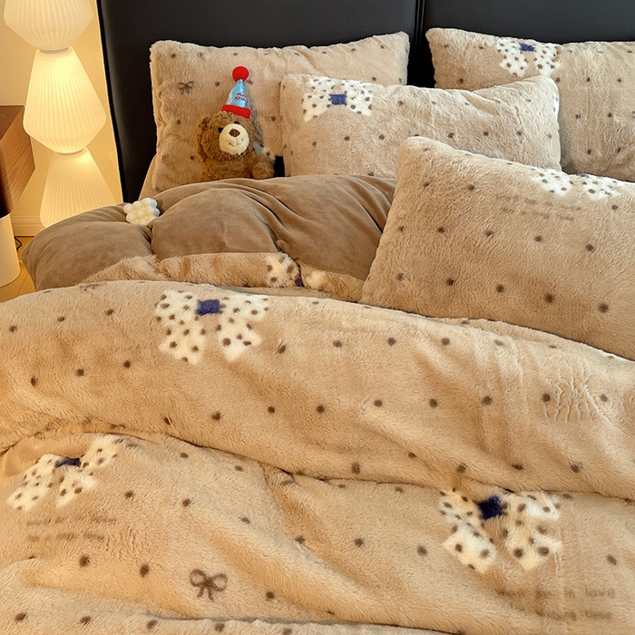 91家纺网 家纺一手货源 找家纺 金梦拉 2025直播爆款A类加厚兔绒印花系列四件套 波点蝴蝶结咖