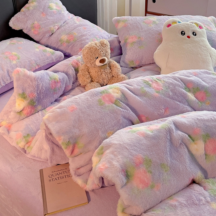 91家纺网 家纺一手货源 找家纺 金梦拉 2025直播爆款A类加厚兔绒印花系列四件套 豆蔻紫