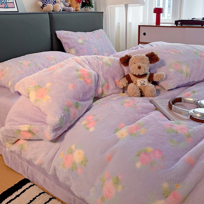 91家纺网 家纺一手货源 找家纺 金梦拉 2025直播爆款A类加厚兔绒印花系列四件套 豆蔻紫