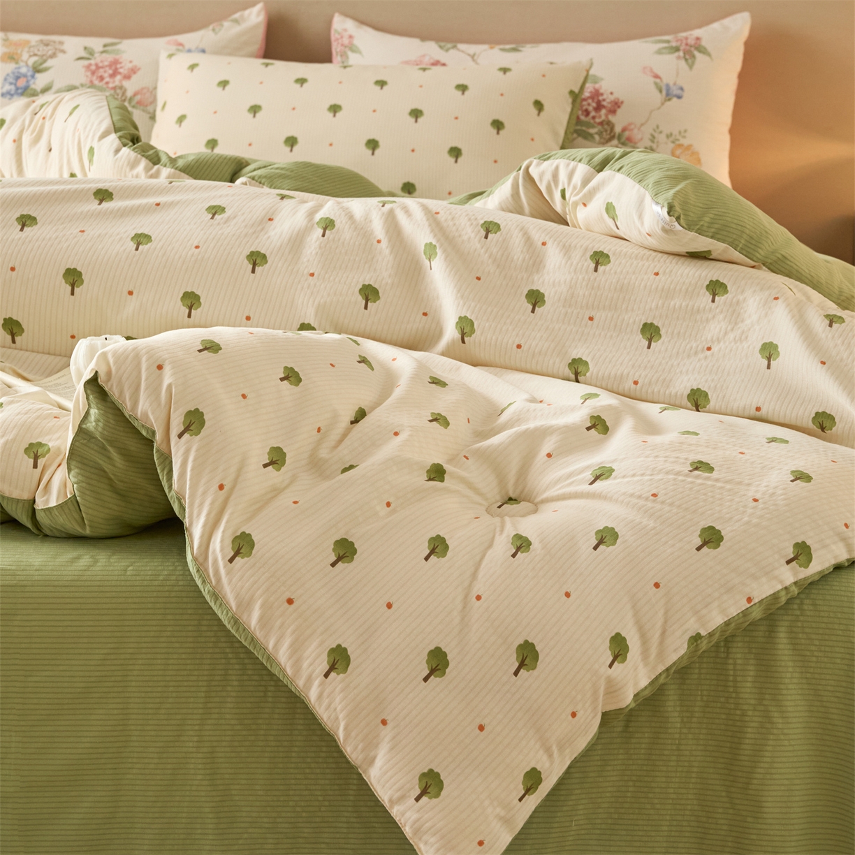 91家纺网 家纺一手货源 找家纺 换种生活 2025新款A类泡泡棉冬被被子被芯 森林绿