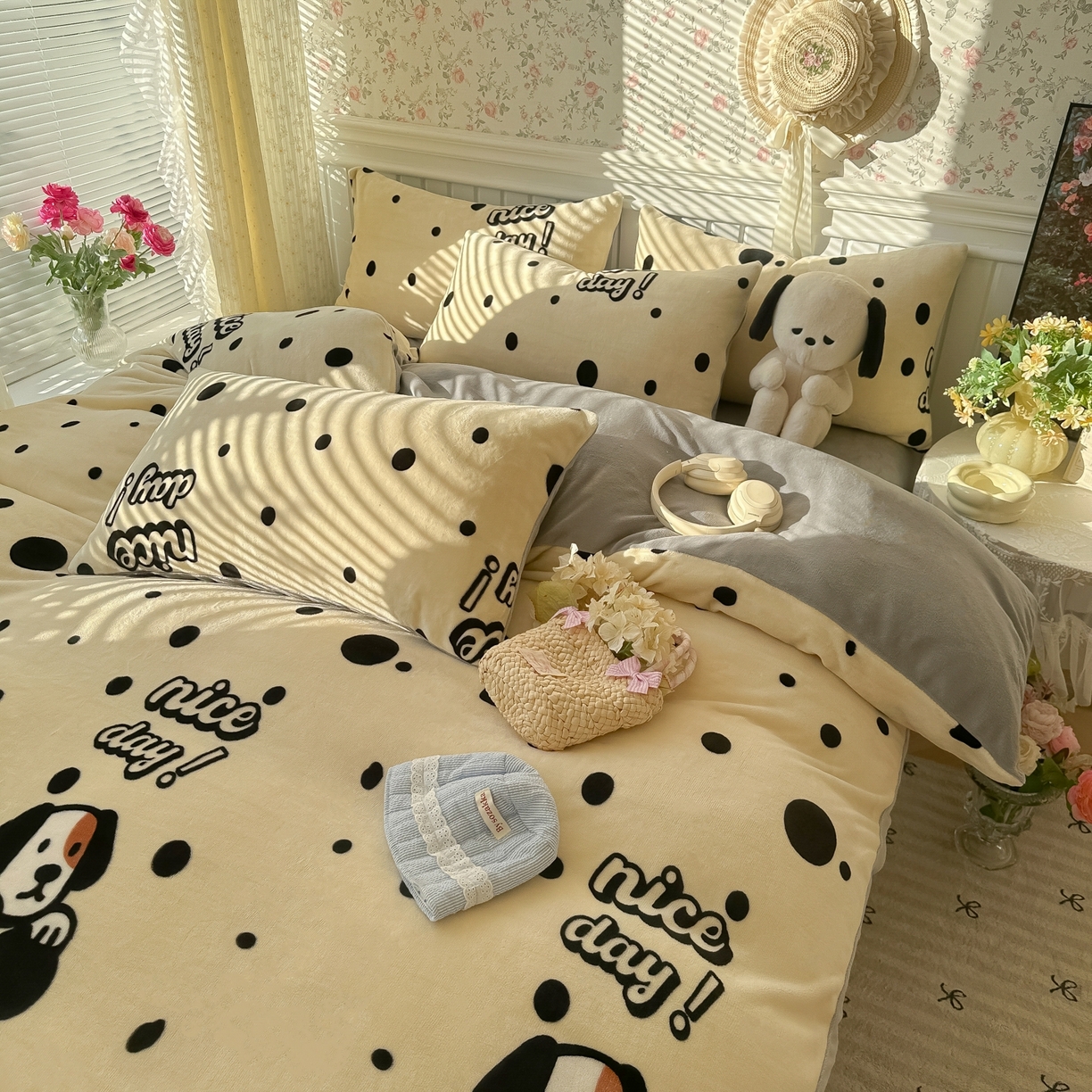 91家纺网 家纺一手货源 找家纺 韩巢家纺 2025新款高克重印花牛奶绒床品四件套 波点狗