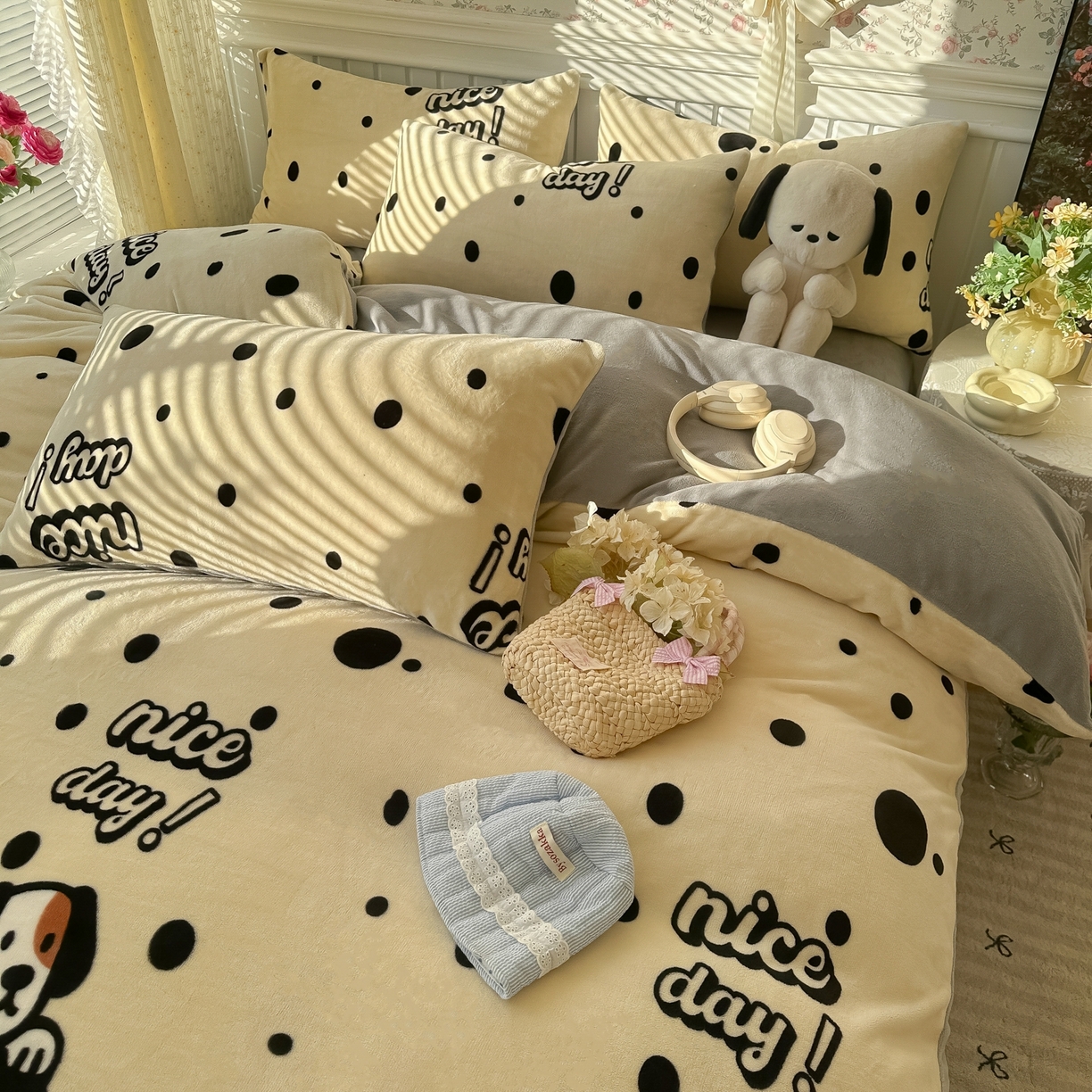 91家纺网 家纺一手货源 找家纺 韩巢家纺 2025新款高克重印花牛奶绒床品四件套 波点狗