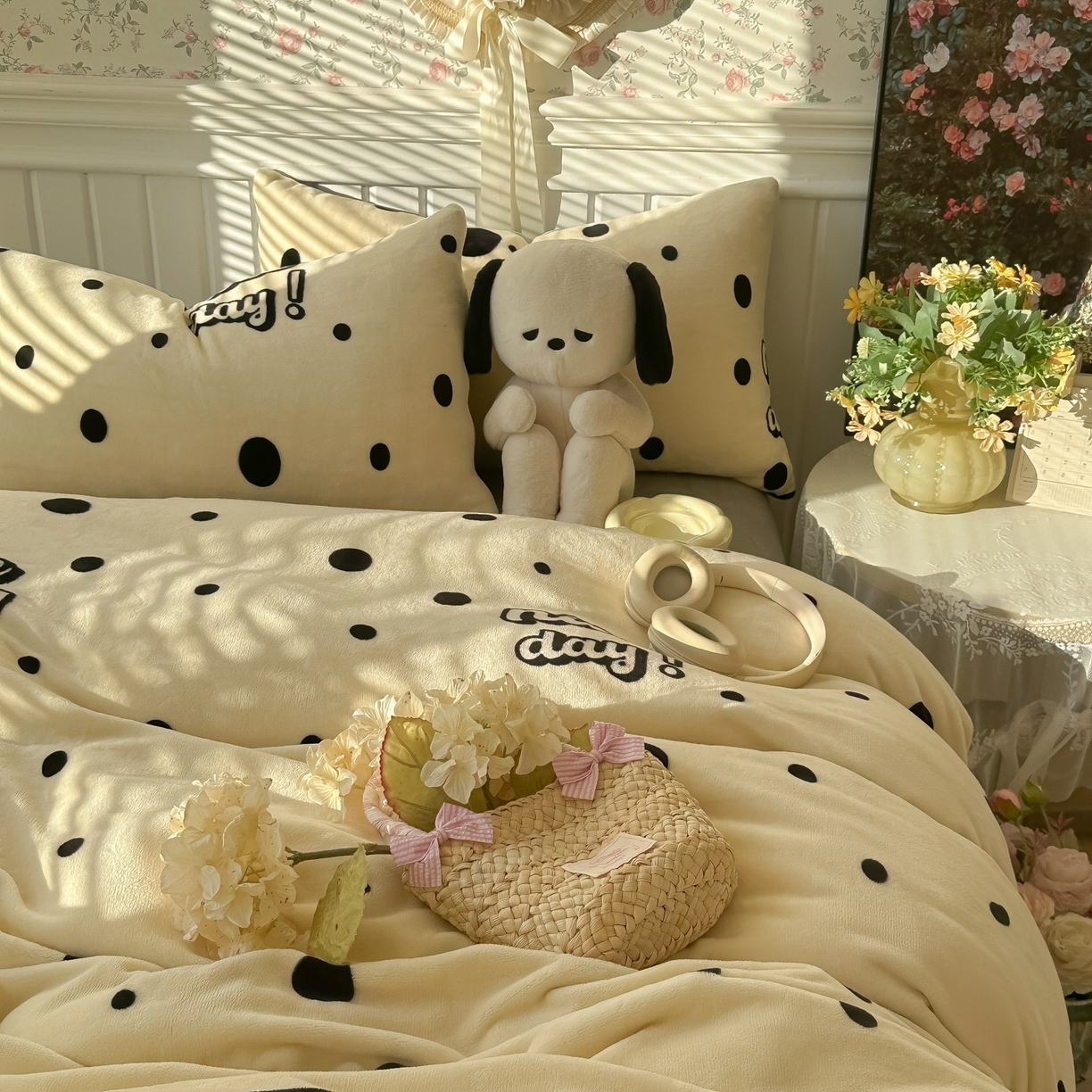 91家纺网 家纺一手货源 找家纺 韩巢家纺 2025新款高克重印花牛奶绒床品四件套 波点狗