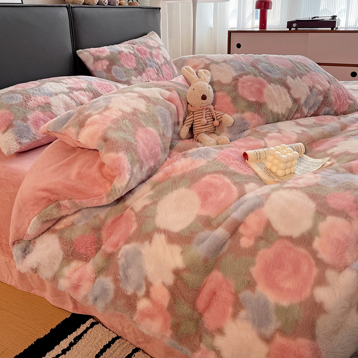 91家纺网 家纺一手货源 找家纺 金梦拉 2025直播爆款A类加厚兔绒印花系列四件套 花漾