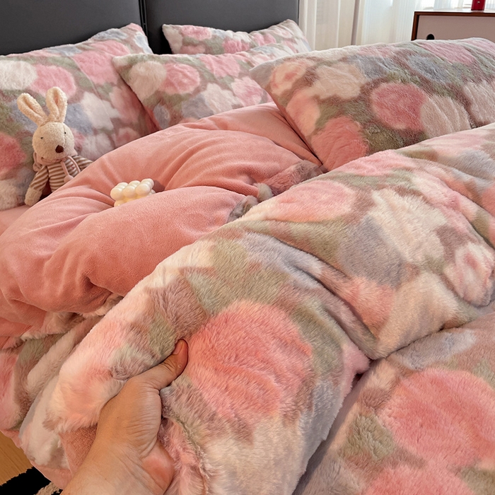 91家纺网 家纺一手货源 找家纺 金梦拉 2025直播爆款A类加厚兔绒印花系列四件套 花漾