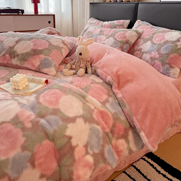 91家纺网 家纺一手货源 找家纺 金梦拉 2025直播爆款A类加厚兔绒印花系列四件套 花漾