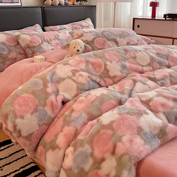 91家纺网 家纺一手货源 找家纺 金梦拉 2025直播爆款A类加厚兔绒印花系列四件套 花漾