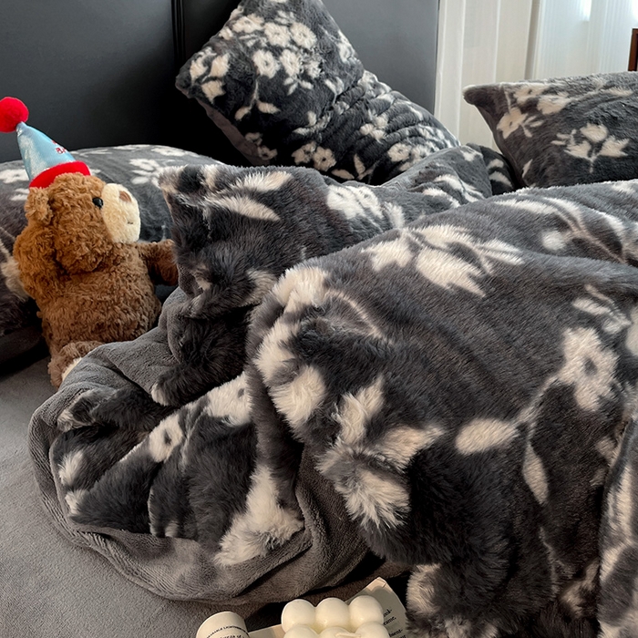 91家纺网 家纺一手货源 找家纺 金梦拉 2025直播爆款A类加厚兔绒印花系列四件套 花影灰