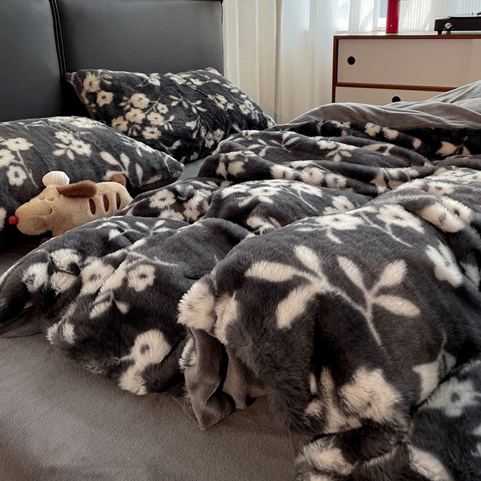 91家纺网 家纺一手货源 找家纺 金梦拉 2025直播爆款A类加厚兔绒印花系列四件套 花影灰