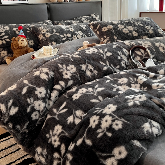 91家纺网 家纺一手货源 找家纺 金梦拉 2025直播爆款A类加厚兔绒印花系列四件套 花影灰