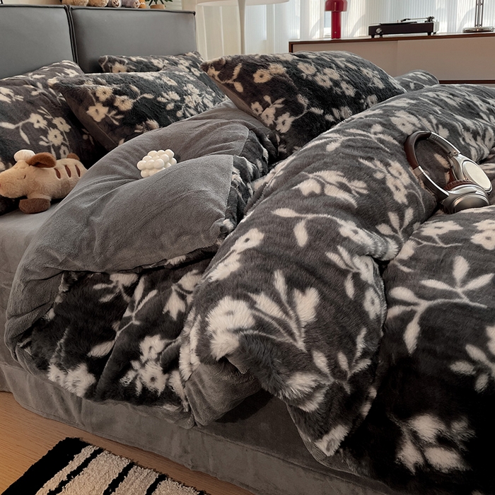 91家纺网 家纺一手货源 找家纺 金梦拉 2025直播爆款A类加厚兔绒印花系列四件套 花影灰