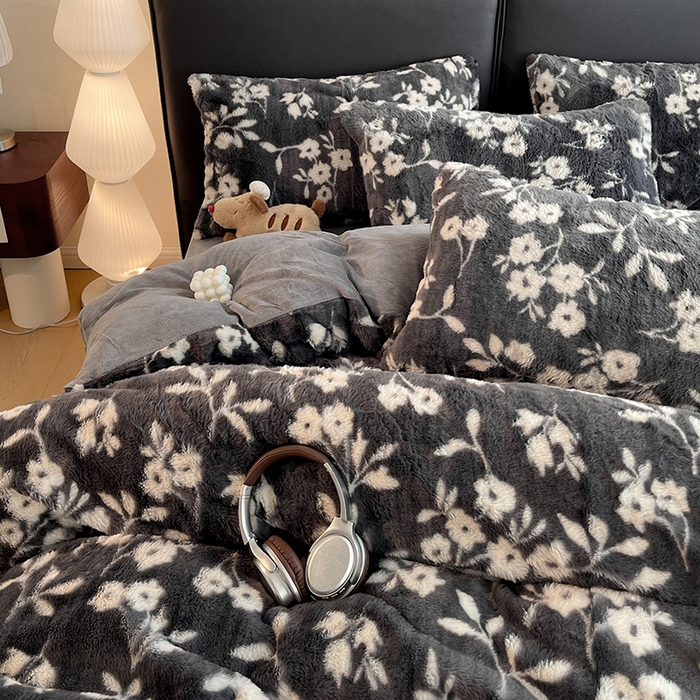 91家纺网 家纺一手货源 找家纺 金梦拉 2025直播爆款A类加厚兔绒印花系列四件套 花影灰