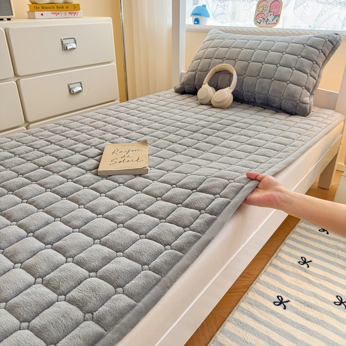 雅萱家纺 2025新款牛奶绒夹棉印花床垫学生图 绒床垫-灰色