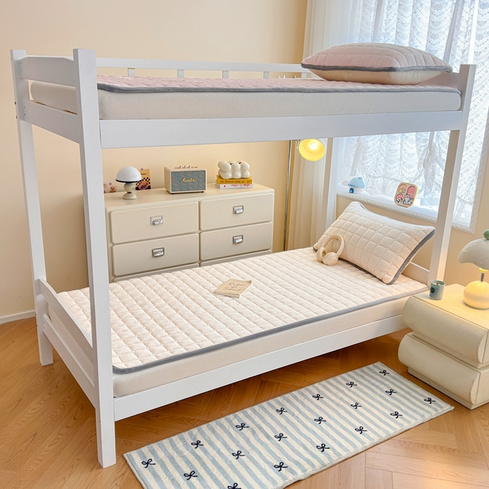 91家纺网 家纺一手货源 找家纺 雅萱家纺 2025新款牛奶绒夹棉印花床垫学生图 绒床垫-米白