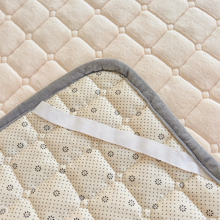 91家纺网 家纺一手货源 找家纺 雅萱家纺 2025新款牛奶绒夹棉印花床垫学生图 绒床垫-米白